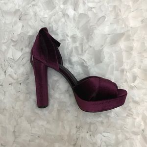 Gianni Bini block sandals.